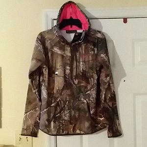 SOLD - New Under Armour camo hoodie size M